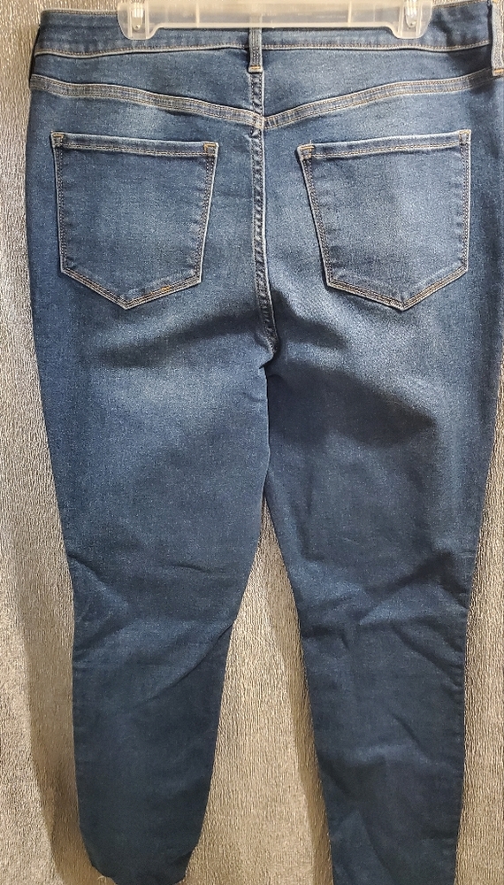 Jeans - Picture 3 of 5
